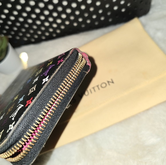 Louis Vuitton Black Murakami Monogram Zip around wallet - Picture 9 of 15